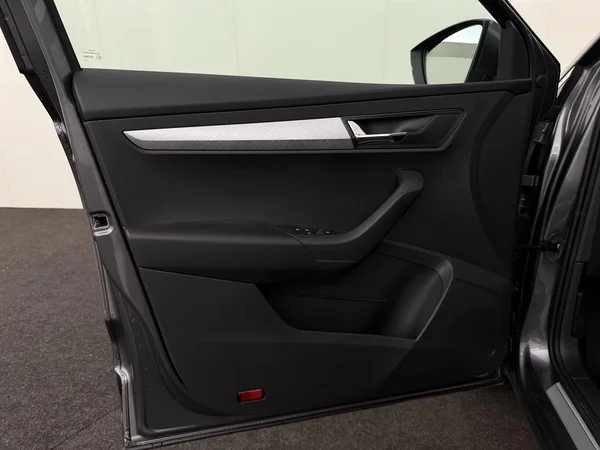 SKODA Karoq (2025) — foto 7 van 18