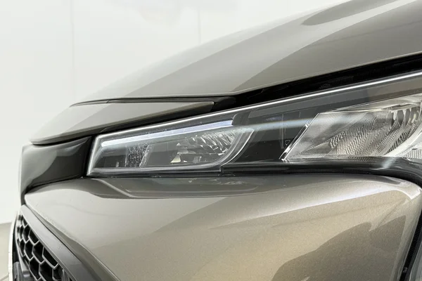 Toyota Corolla Hatchback Hybrid (HEV) (2022) — foto 11 van 20