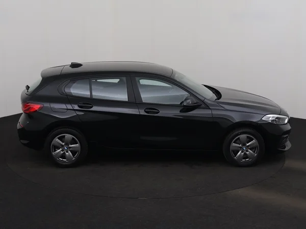 BMW 116 (2023) — foto 23 van 27