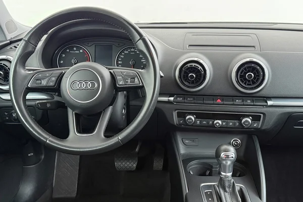 Audi A3 Sportback (2019) — foto 6 van 28