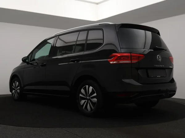 VOLKSWAGEN Touran (2025) — foto 25 van 31
