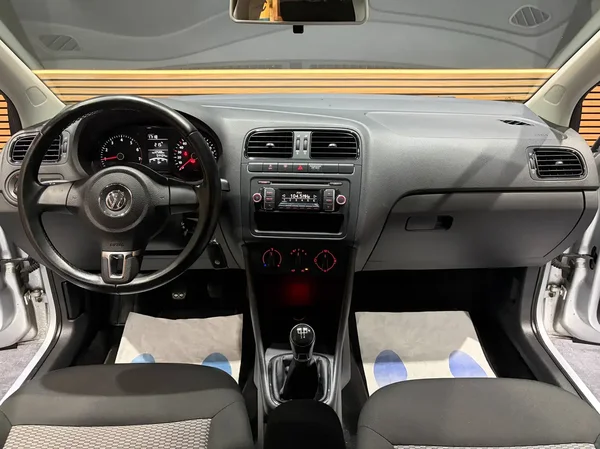 Volkswagen Polo (2014) — foto 17 van 18