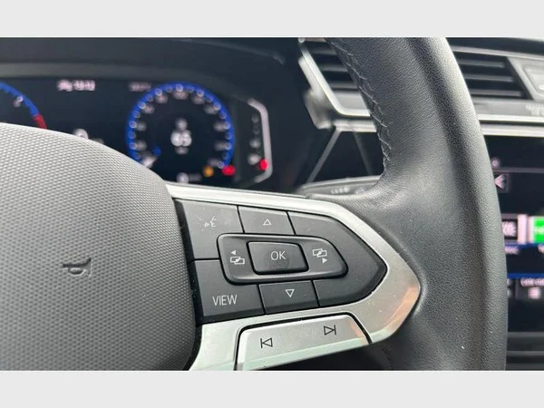 Volkswagen TOURAN (2024) — foto 16 van 29