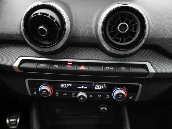 AUDI Q2 (2022) — foto 9 van 29