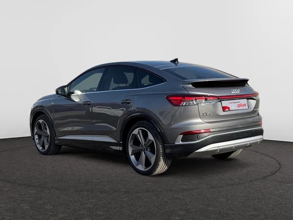 AUDI Q4 Sportback e-tron (2025) — foto 18 van 22