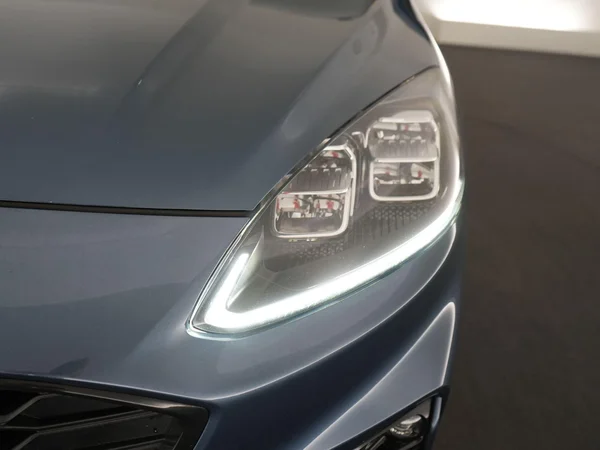Ford Kuga (2023) — foto 5 van 28