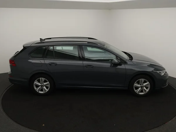 VOLKSWAGEN Golf VIII SW (2024) — foto 20 van 22