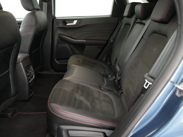 Ford Kuga (2023) — foto 7 van 28