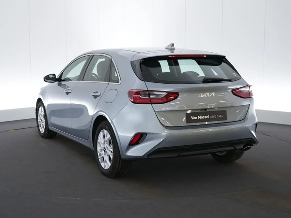 Kia cee'd (2024) — foto 17 van 23