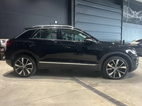 Volkswagen T-Roc (2023) — foto 16 van 20