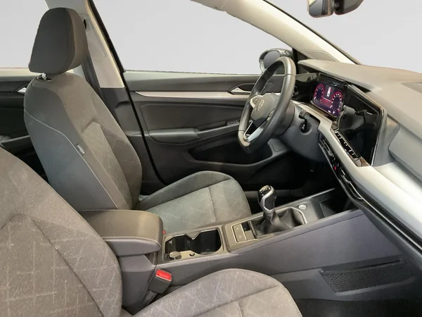 VOLKSWAGEN Golf VIII SW (2023) — foto 8 van 22