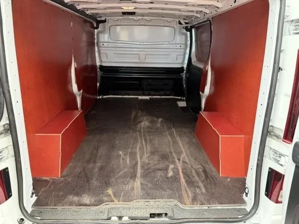 Renault Trafic (2024) — foto 5 van 15
