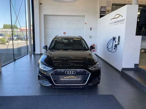 Audi A4 (2023) — foto 12 van 21