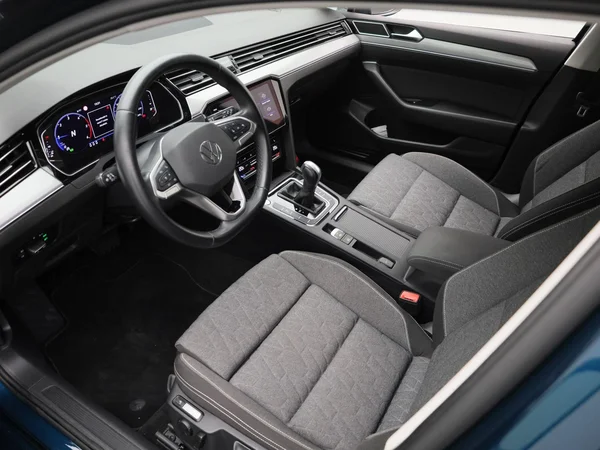 Volkswagen Passat (2022) — foto 9 van 44