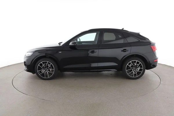 Audi Q5 (2023) — foto 9 van 16