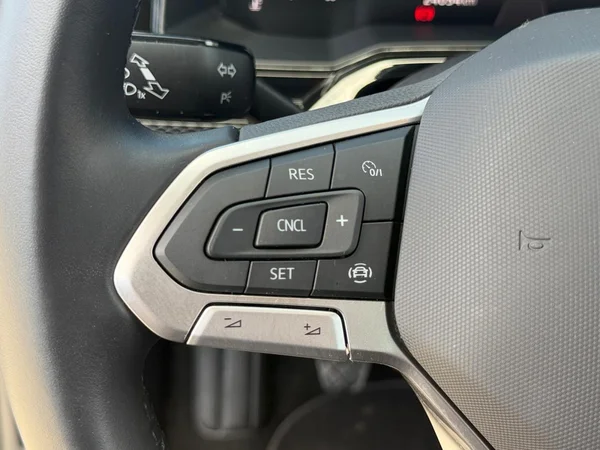 VOLKSWAGEN Polo (2023) — foto 21 van 21