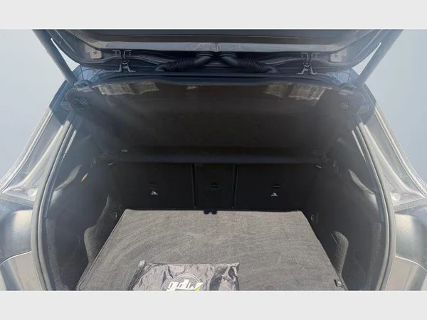 Mercedes-Benz GLA 180 (2022) — foto 20 van 22
