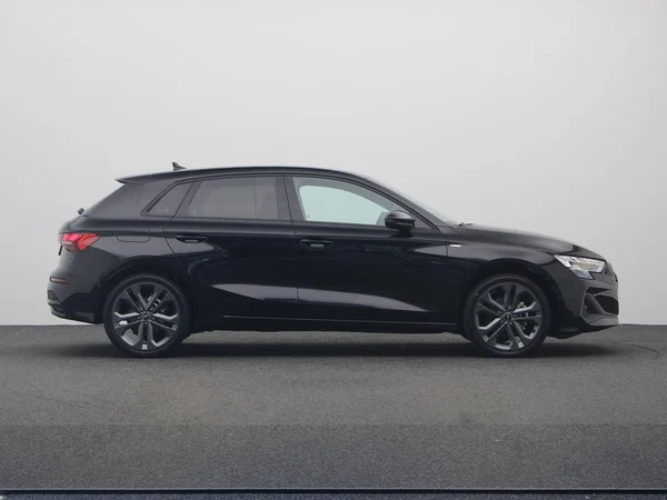 AUDI A3 Sportback (2025) — foto 21 van 23