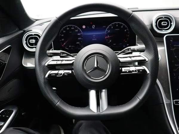 Mercedes-Benz C-Klasse (2024) — foto 7 van 31