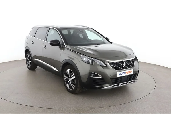 Peugeot 5008 (2020) — foto 14 van 16