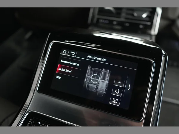AUDI A8 Long PHEV (2024) — foto 35 van 53