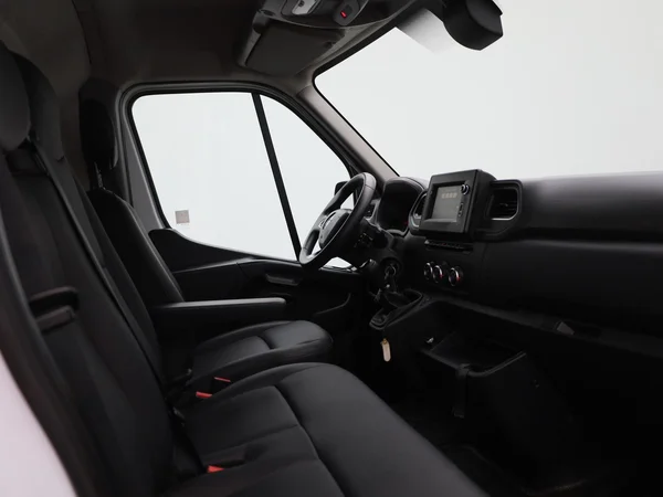 Renault Master (2023) — foto 24 van 36