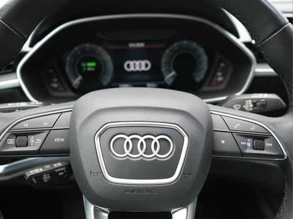 AUDI Q3 PHEV (2022) — foto 13 van 29