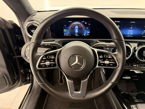 Mercedes-Benz CLA (2023) — foto 20 van 21