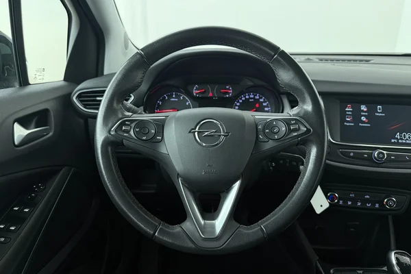 Opel Crossland (2022) — foto 2 van 18