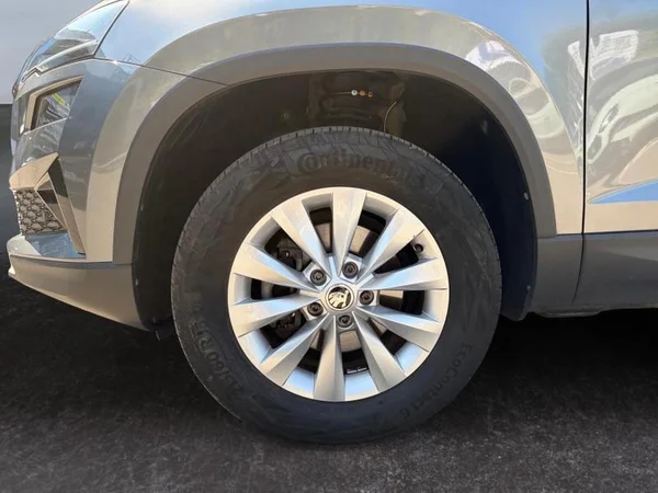 SKODA Karoq (2022) — foto 2 van 29