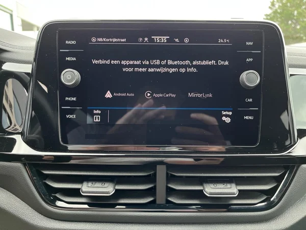 VOLKSWAGEN T-Roc (2023) — foto 5 van 22