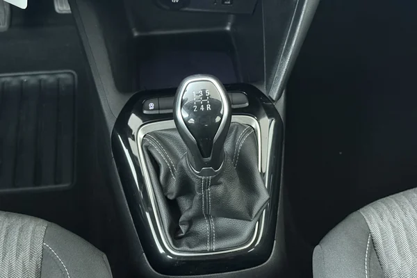 Opel Corsa (2023) — foto 4 van 24