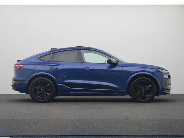 AUDI Q6 Sportback e-tron (2025) — foto 29 van 31