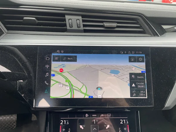 AUDI e-tron (2023) — foto 2 van 20