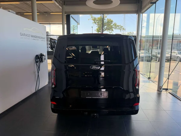 Ford Tourneo Custom — foto 16 van 21