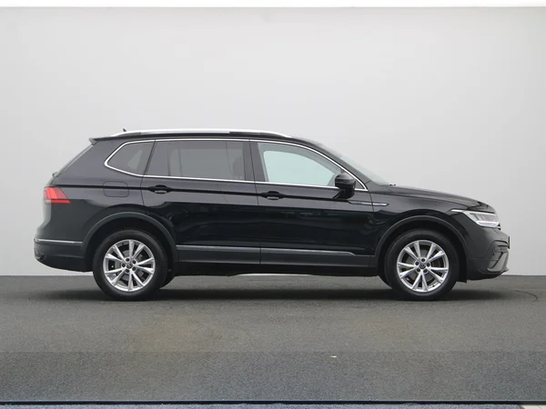 VOLKSWAGEN Tiguan Allspace (2022) — foto 17 van 21
