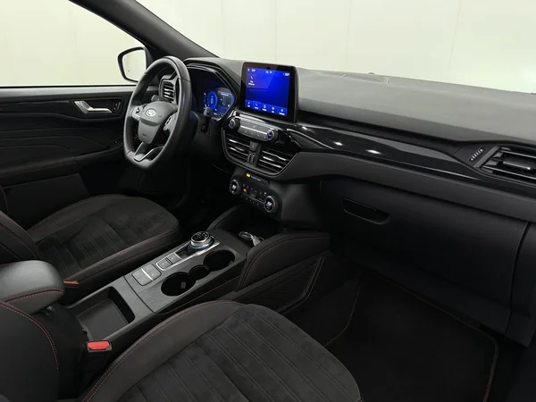 FORD Kuga (2022) — foto 3 van 36