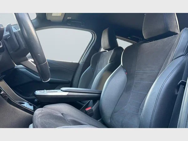 BMW 2 Active Tourer (2023) — foto 2 van 26