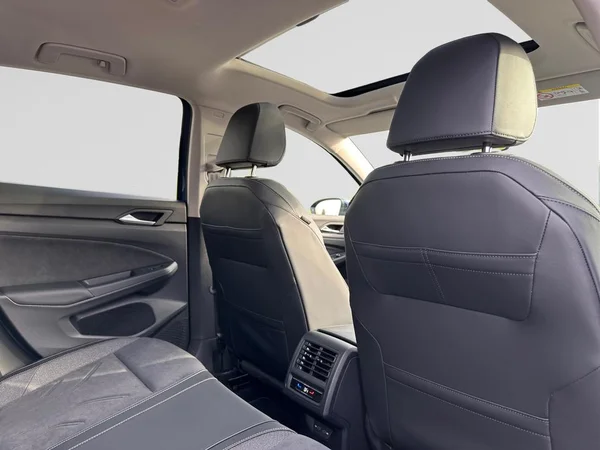 VOLKSWAGEN Golf VIII (2024) — foto 15 van 16