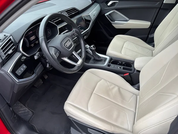 AUDI Q3 Sportback (2021) — foto 11 van 13