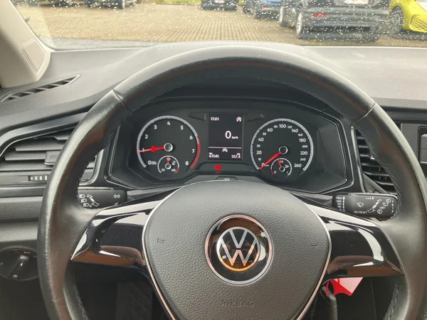 VOLKSWAGEN T-Roc (2021) — foto 7 van 21