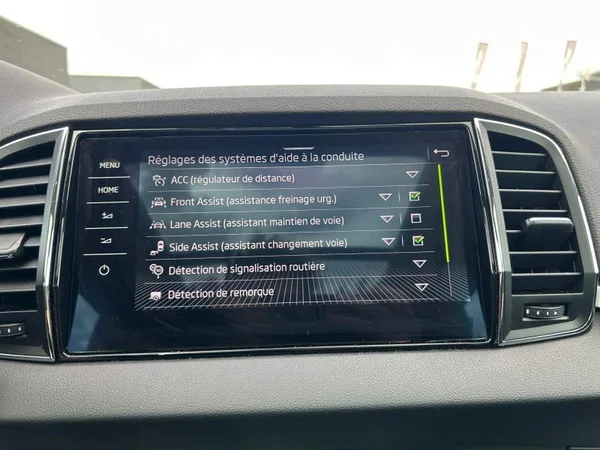 SKODA Karoq (2020) — foto 9 van 34