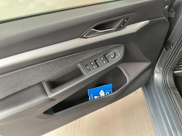 VOLKSWAGEN Golf VIII SW (2024) — foto 7 van 22