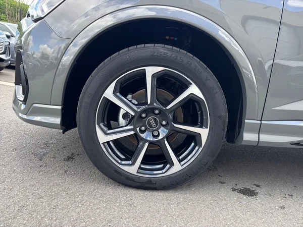 AUDI Q3 Sportback (2025) — foto 13 van 20