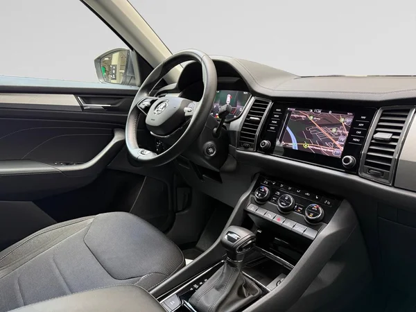 SKODA Kodiaq (2024) — foto 12 van 16