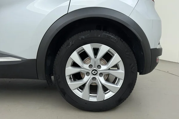 Renault Captur (2021) — foto 16 van 19