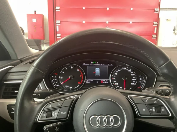 AUDI A4 SW (2023) — foto 6 van 21