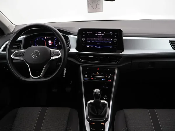Volkswagen T-Roc (2023) — foto 3 van 25