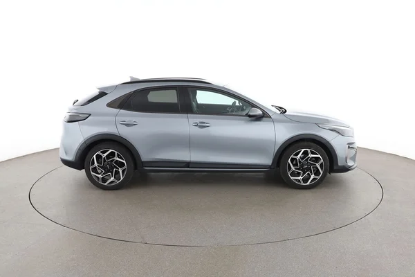 Kia XCeed (2022) — foto 13 van 16
