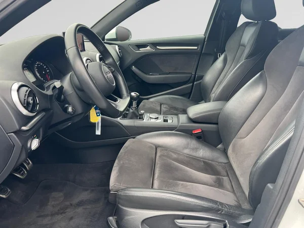 AUDI A3 Sedan Dsl (2019) — foto 3 van 18
